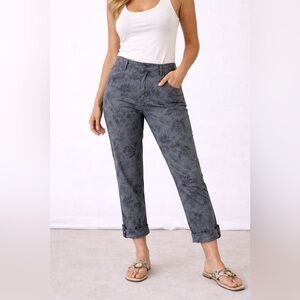 Democracy Gray Floral-Pattern cropped Cargo Pants